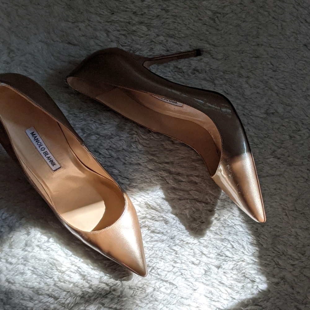 Manolo Blahnik Pumps - Picture 1 of 8